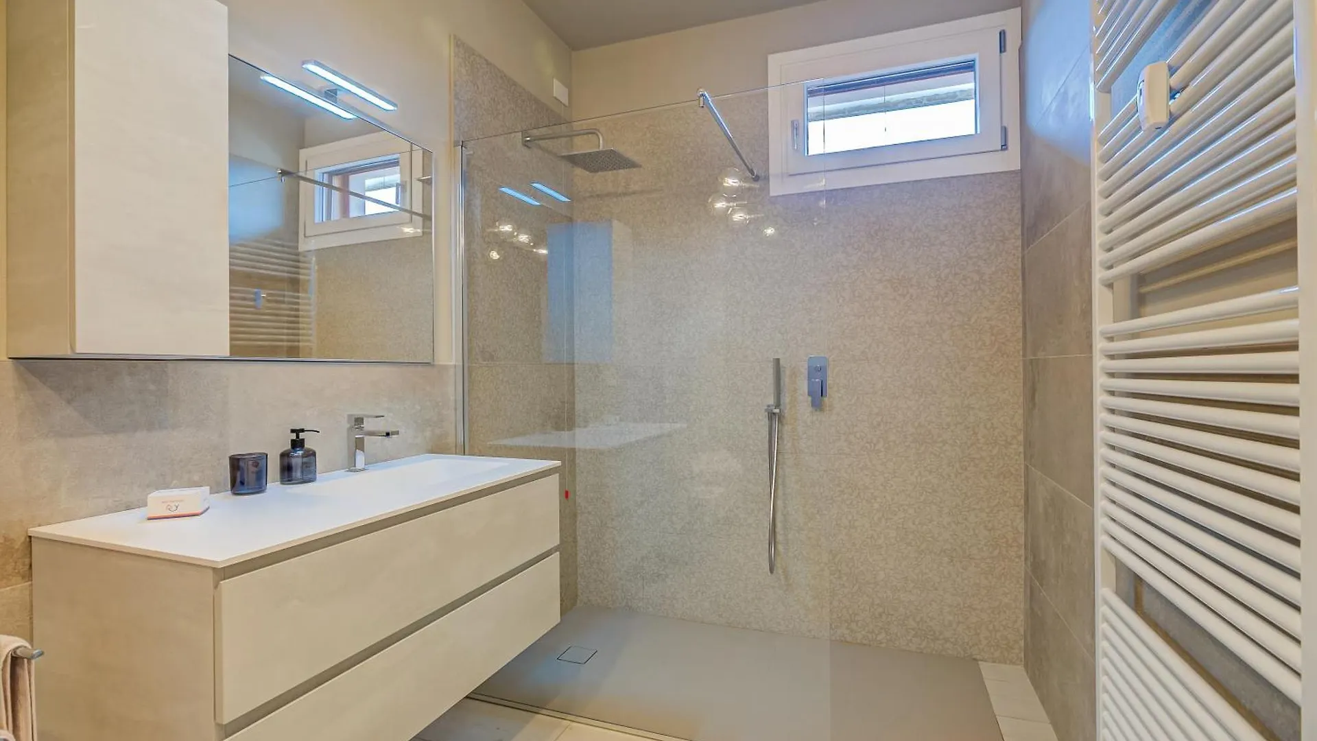 Viktor House Salo - 100 Mt Near Lake - Happy Rentals