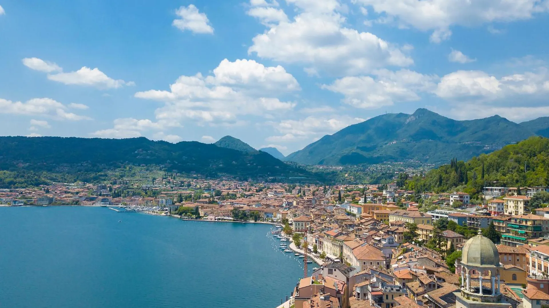 Viktor House Salo - 100 Mt Near Lake - Happy Rentals イタリア